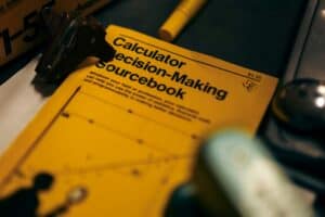 Business calculator and decision-making sourcebook for strategic planning and financial analysis.